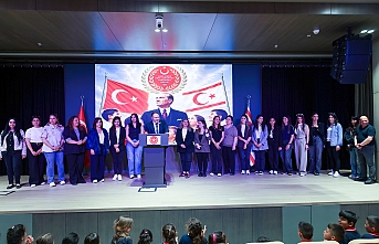 Meclis binasını gezdirdi