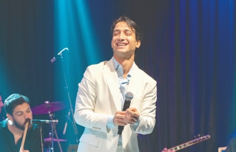 Şarkılarıyla  mest etti