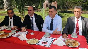 Akademisyenler konuşacak
