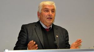 Arslan Bıçaklı bırakıyor