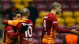 Aslan uzatmalarda galip: 2-1