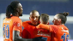 Başakşehir yeniden zirvede 5-0