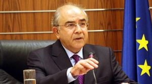 Başka derdi yok