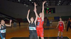 Bayanlarda ilk finalist Levent Spor