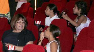 Birlikte film izlediler