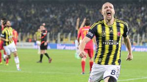 Caner imzalıyor