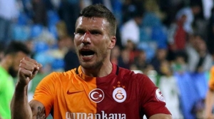 Cimbom 'yarı'ladı