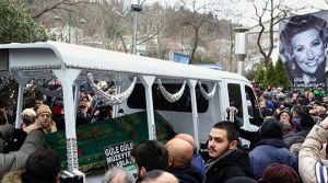 Dostları ve sevenleri uğurladı