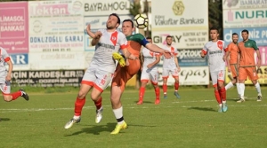 Girne Halk Evi son dakikalarda güldü 2-0