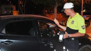 Girne polisinden gece operasyonu