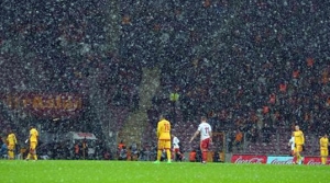İstifa sesleri