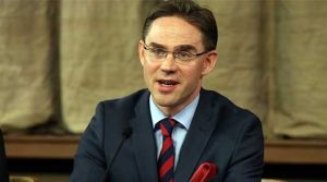 Katainen adaya geliyor