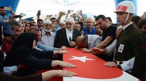 Konya şehitlerine ağladı