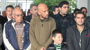 Mustafa Avukat mübrek günde defnedildi