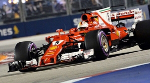 Singapur'da ilk cep Vettel'in