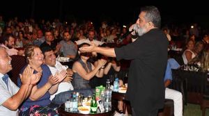 Usta ayakta alkışlandı