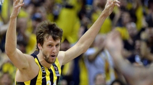 Vesely'den 3 yıllık imza