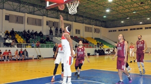 YDÜ ve Girne galip