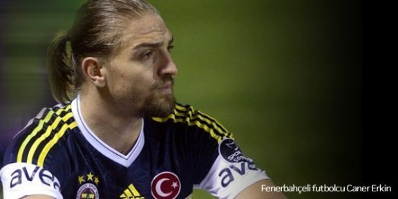 Ünlü Futbolcu Trafik Kazası Geçirdi!