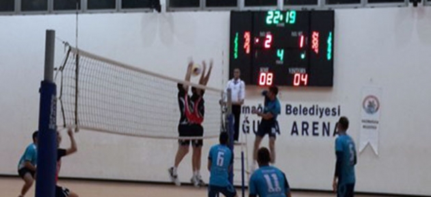 Voleybolda Çamlık önde