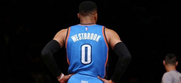 Westbrook rekorunu egale etti