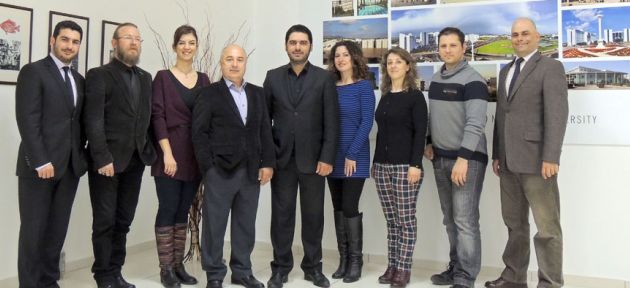 YDÜ, konuklarını sanat ile karşılıyor