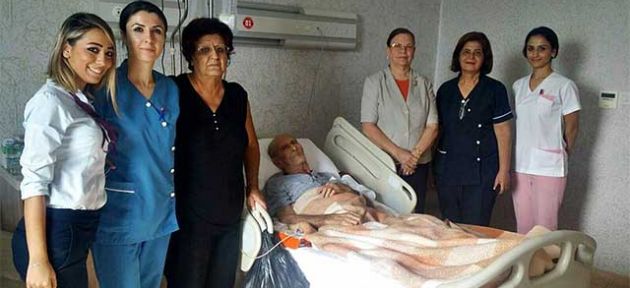 YDÜ'de hastalara bayram ziyareti