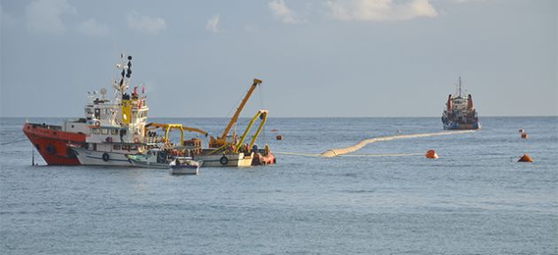 ‘Yüzer duvar çekiyor’