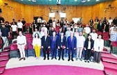 ‘Gelecek sizindir’