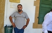 Kulak zarını patlattı