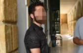 Boğazına doğru bıçak salladı