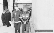 Para alırken görülüyor