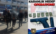 Otların arasına gizledi