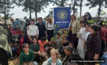 Öğrenciler fidan dikti