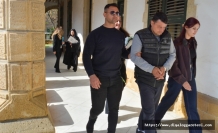 Yüzünü gözünü dağıttı