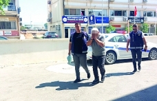Eski şifresini kullandı
