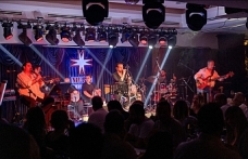 İzleyiciler eşlik etti