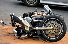 İki motosiklet çarpıştı