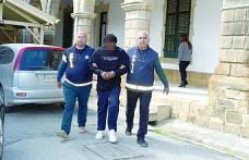 Ülkede kaçak yaşıyordu