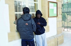 Hücrede bekliyorlar