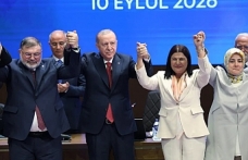 Rozetleri Erdoğan taktı