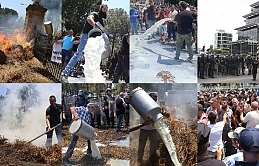 Hayvan üreticisi Rumlar, Başkanlık Sarayı önünde samanları ateşe verdi, tankerle süt dökerek hükümetin politikasını protesto etti