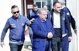 ‘Sahte diploma’ skandalıyla ilgili olarak 4 kişi Güzelyurt’ta, bir kişi de Lefkoşa’da mahkemeye çıkarıldı; Dürüst çifti hakkında 3’er gün tutukluluk emri alındı