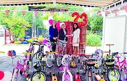 Sosyal sorumluluk projelerine devam eden Merit, Yeşilyurt Özel Eğitim ve İş Eğitim Okulu’na 10 bisiklet, 10 scooter ve 20 kask hediye etti