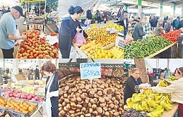 Açık pazarda domatesin kilosu 40 liraya kadar geriledi