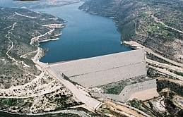 Güney Kıbrıs’ta su kesintisi kararı halkın tepkisine yol açtı
