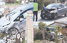 Boğazköy’de dikkatsiz sürücünün çarptığı araç savrularak bir evine bahçesine girdi