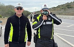 Polis 2 bin 941 araç denetledi;467 sürücüye ceza keserken, 53 araç trafikten men edildi