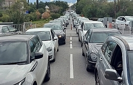 Rum basını, Metehan Sınır Kapısı’ndaki genişletme çalışmalarının tamamlandığını ancak sorunun çözülmediğini yazdı