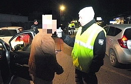 Ülke genelinde gerçekleştirilen trafik denetimlerinde 2 bin 548 araç kontrol edildi